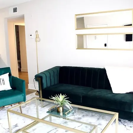 Luxury Apartment Near The Beach